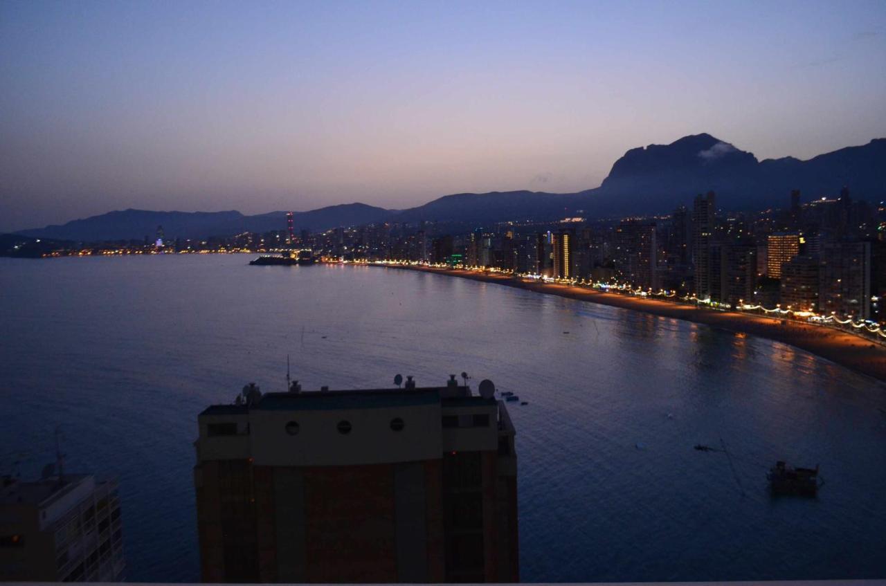 Apartamento El Faro De Benidorm Kültér fotó